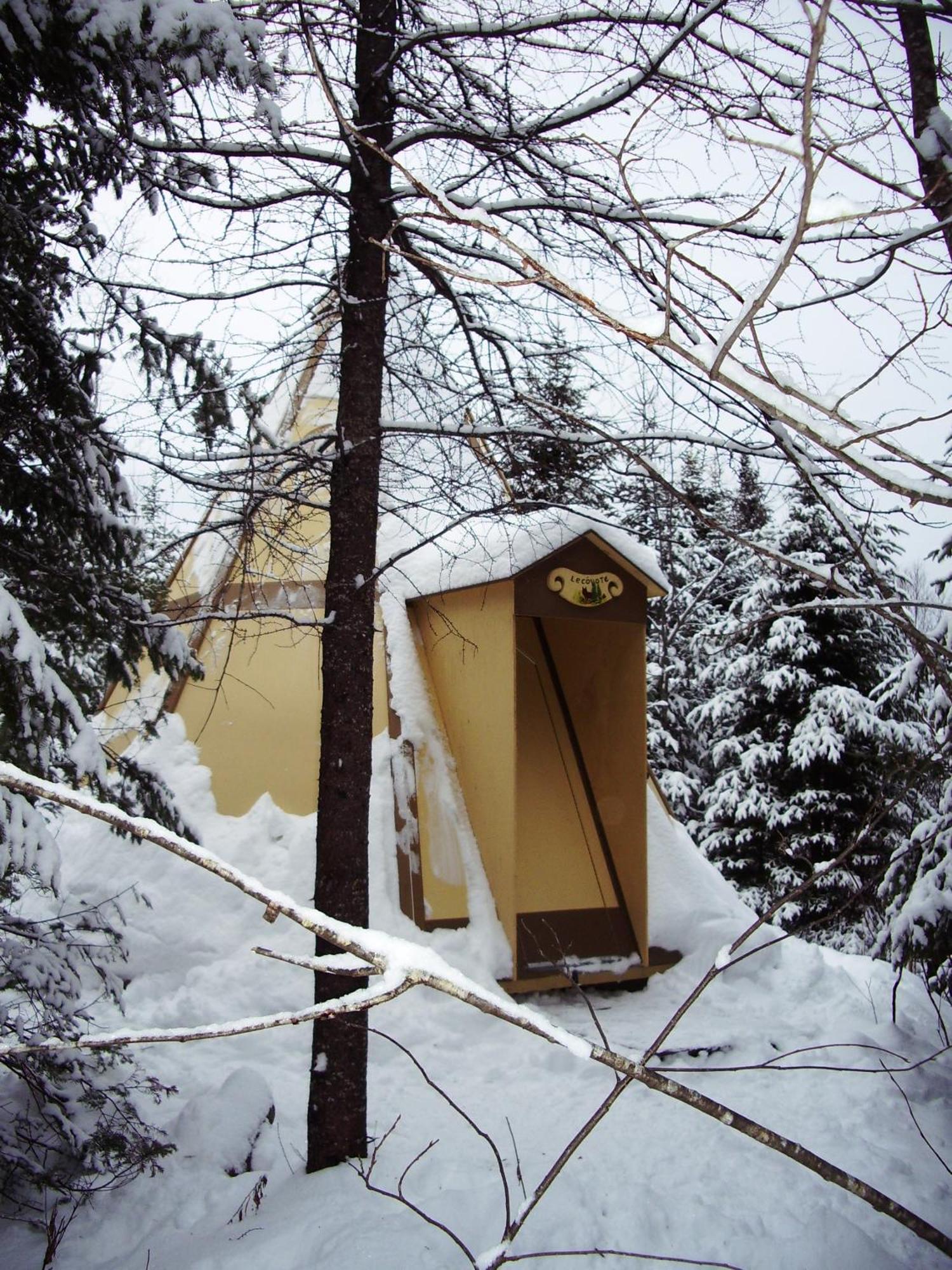 Villa Aux Tipis de la Rivière Sauvage Saint Romain Esterno foto