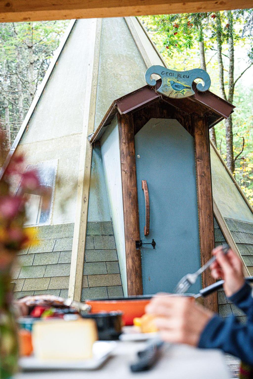 Villa Aux Tipis de la Rivière Sauvage Saint Romain Esterno foto