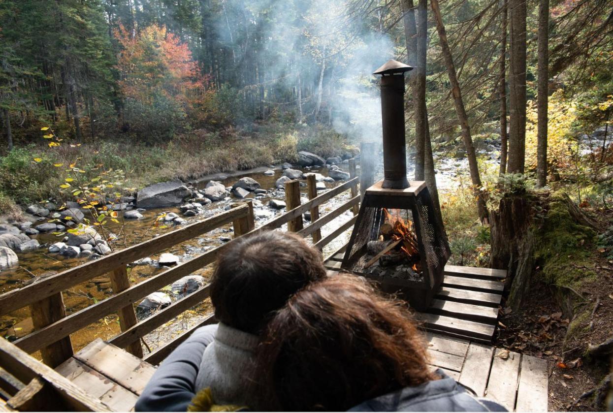 Villa Aux Tipis de la Rivière Sauvage Saint Romain Esterno foto