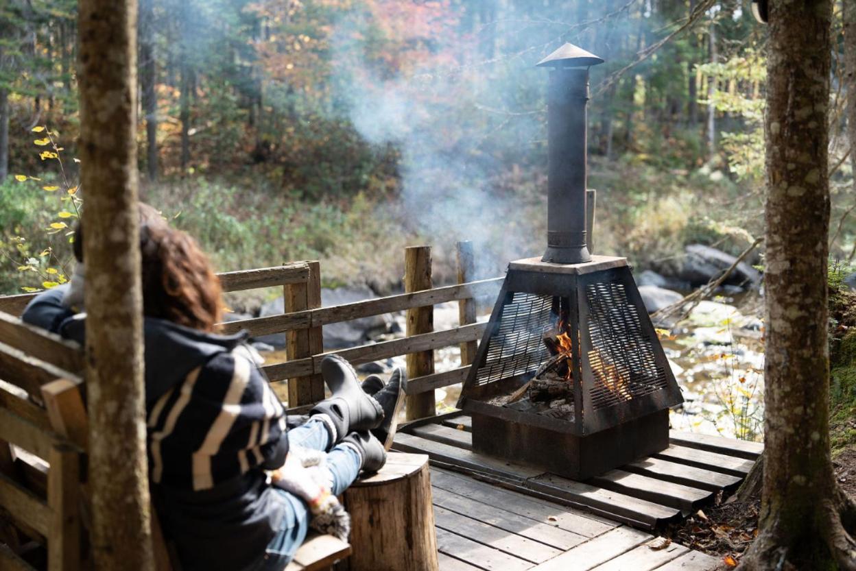 Villa Aux Tipis de la Rivière Sauvage Saint Romain Esterno foto