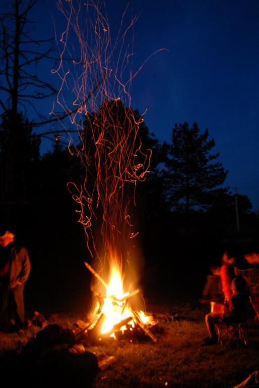 Villa Aux Tipis de la Rivière Sauvage Saint Romain Esterno foto