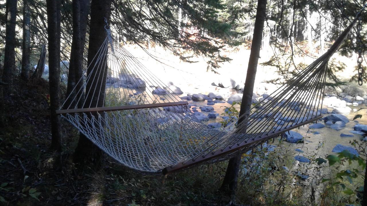 Villa Aux Tipis de la Rivière Sauvage Saint Romain Esterno foto