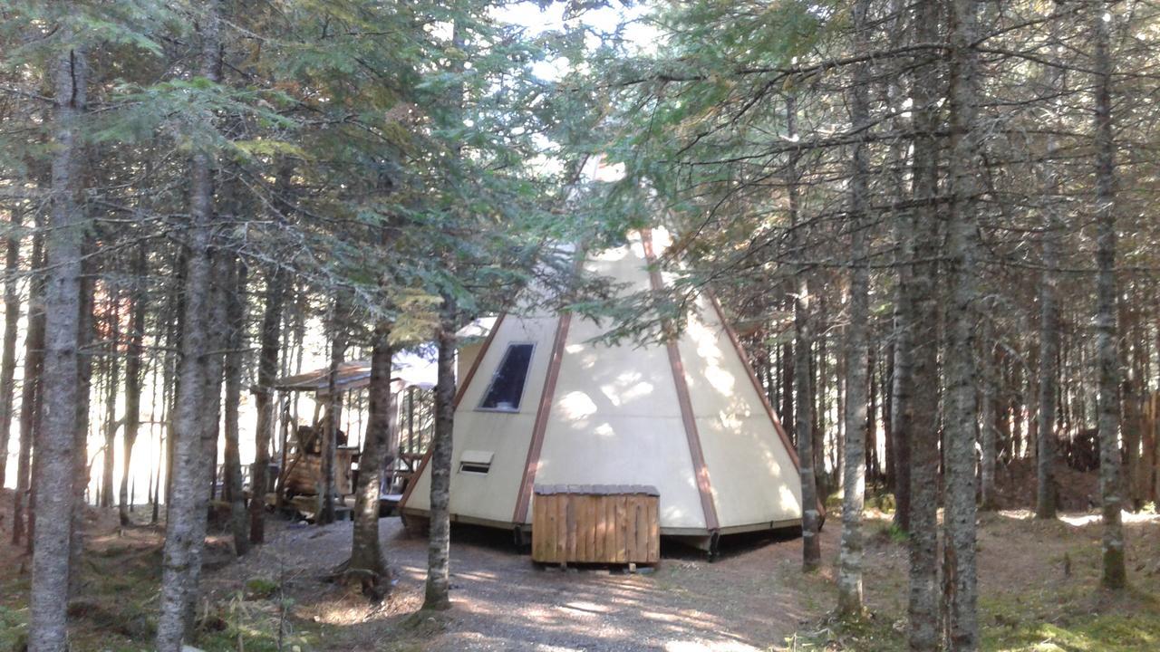 Villa Aux Tipis de la Rivière Sauvage Saint Romain Esterno foto