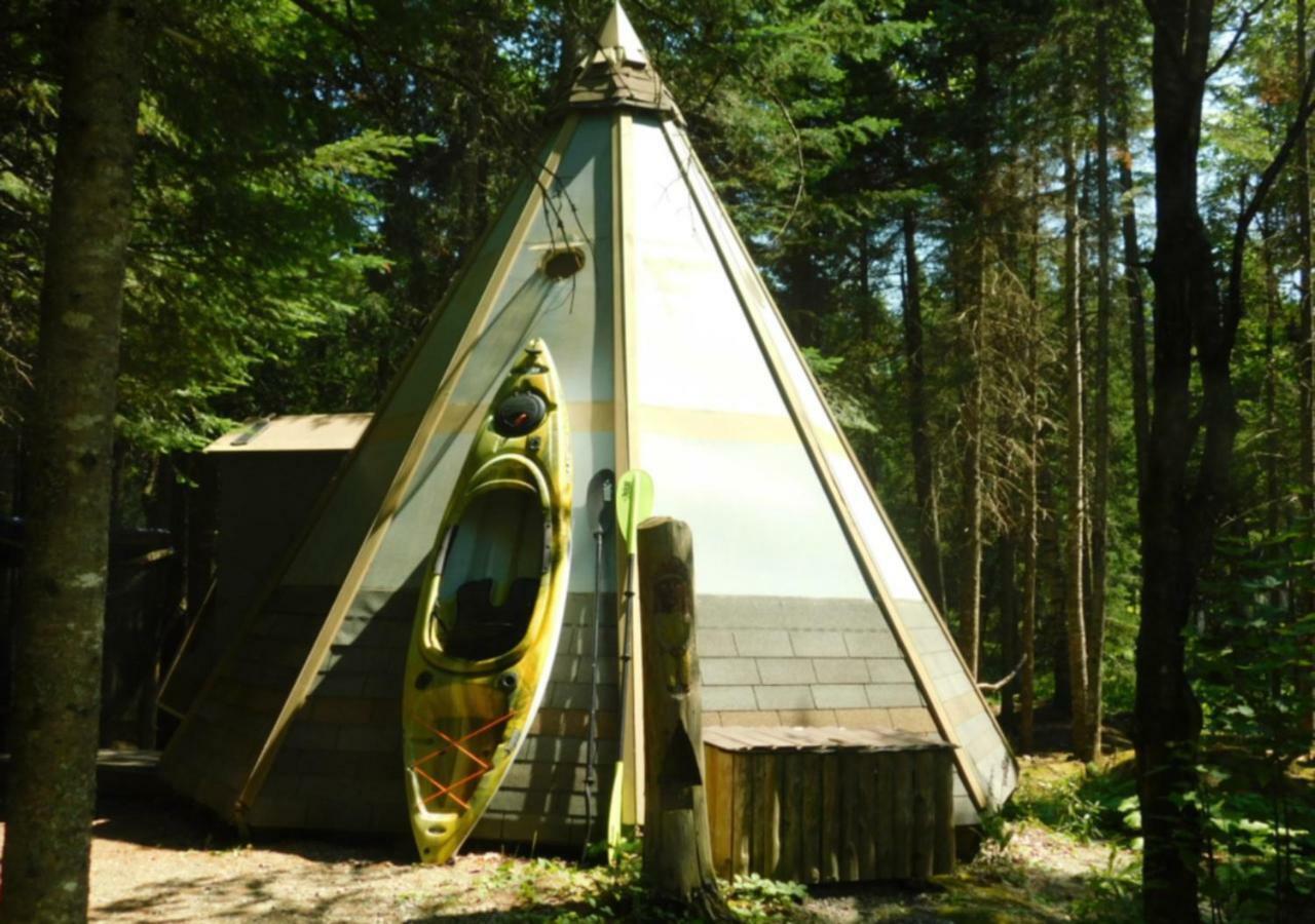 Villa Aux Tipis de la Rivière Sauvage Saint Romain Esterno foto